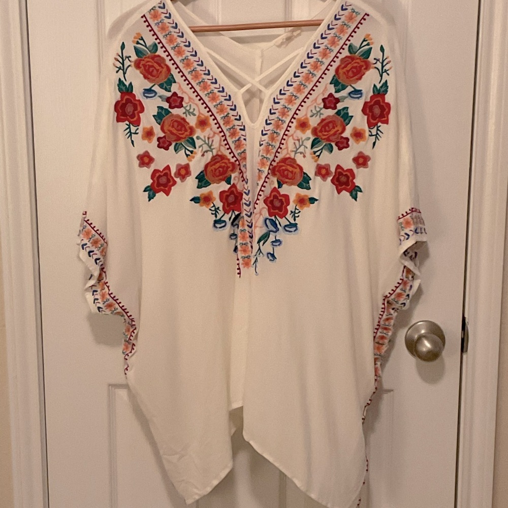 One-size Oddy white floral tunic